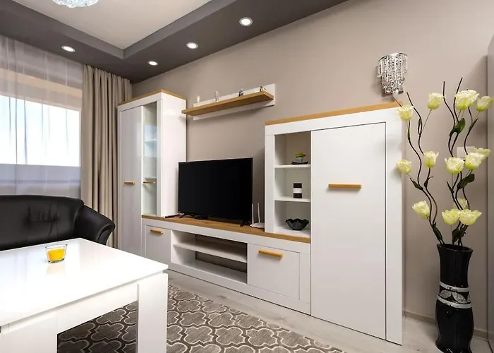 Apartment Comfy With Private Parking *