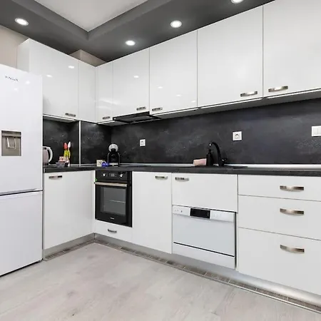 Comfy With Private Parking Plovdiv