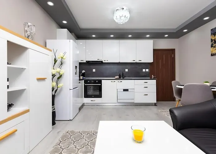 Comfy With Private Parking *