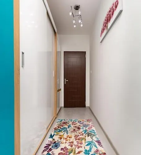 Apartment Comfy With Private Parking *