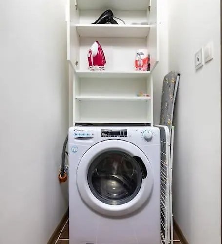 Apartment Comfy With Private Parking